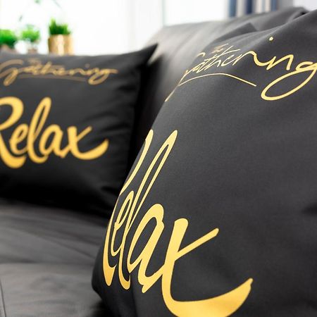 Wrexham Central Stay - Apartment Six المظهر الخارجي الصورة