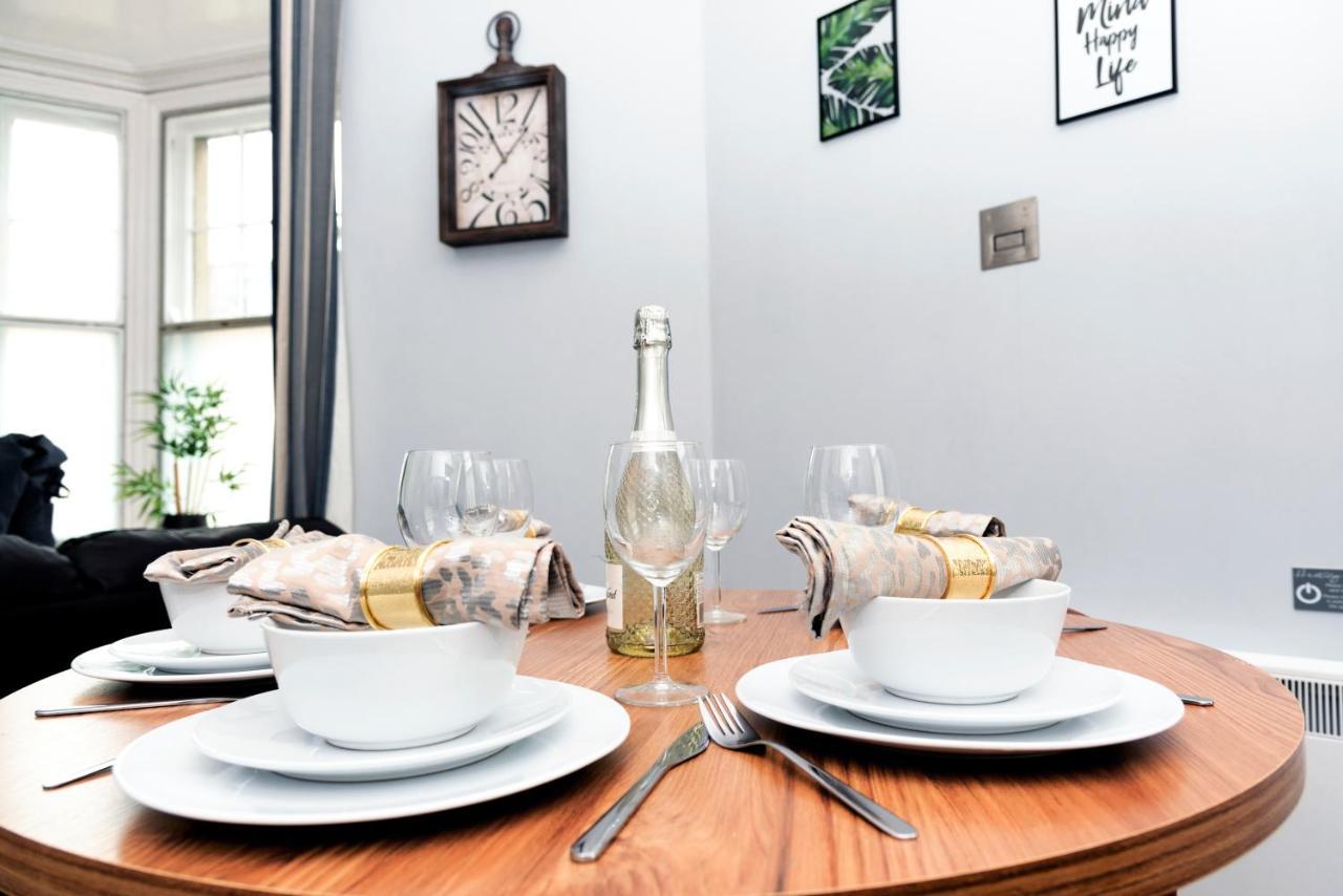 Wrexham Central Stay - Apartment Six المظهر الخارجي الصورة